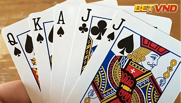 Chiến thật ù trong phỏm