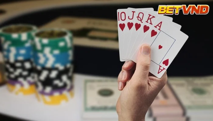 Đọc bài đối thủ trong phỏm