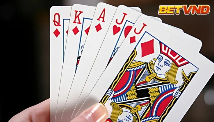 Các Loại Ù Trong Phỏm: 4 Loại Cơ Bản Và 3 Loại Hiếm Khác